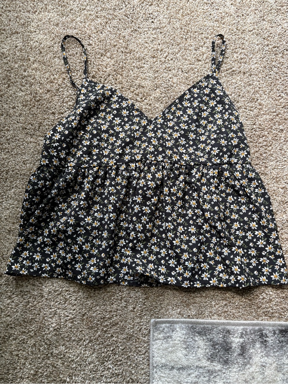 Black Daisy-Print Spaghetti Strap Peplum Tank Top